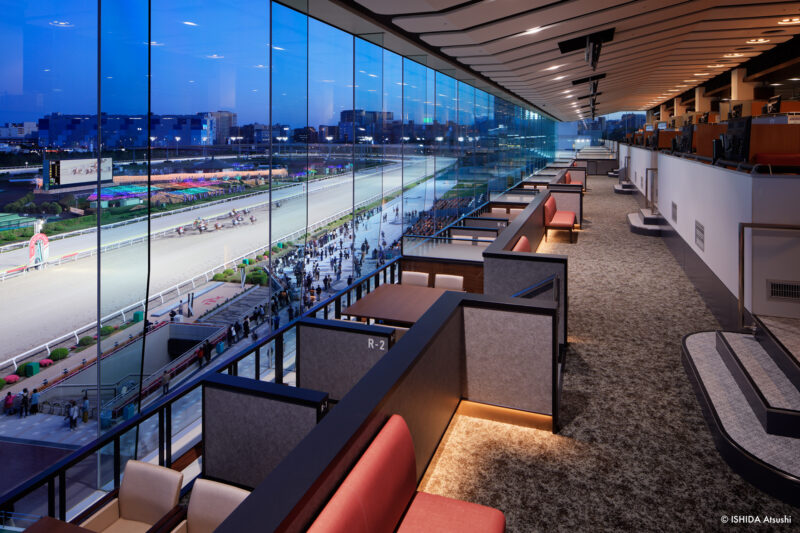 大井競馬場１号スタンド４階指定席の写真01